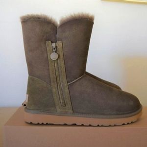 UGG Women’s Bailey Side Zip Short Boots NWT